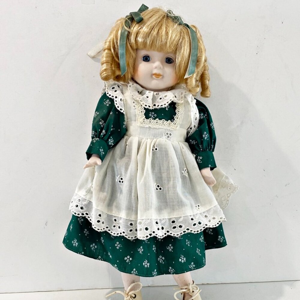 Vintage Duck House Heirloom Doll Ontario California Blue Eyes Blonde Hair 17"